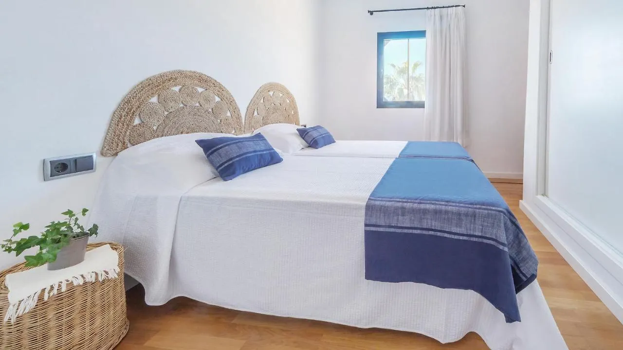 Pool House Marineta Villa Llombarts Spain